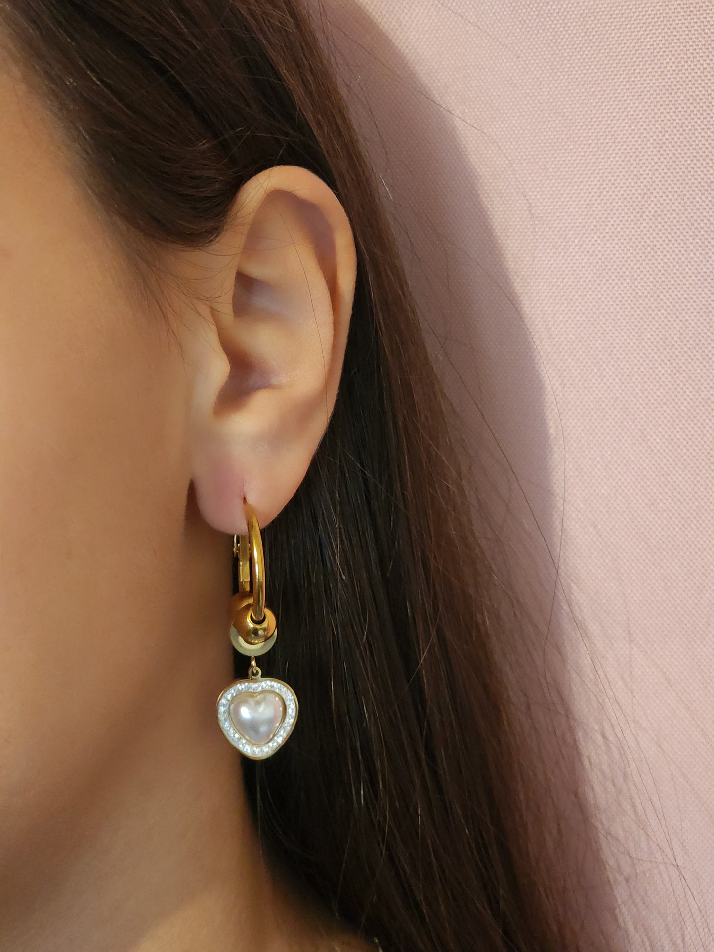 Boucles d'Oreilles Lila en Acier Inoxydable Argenté ou doré avec Perle Cœur et Strass