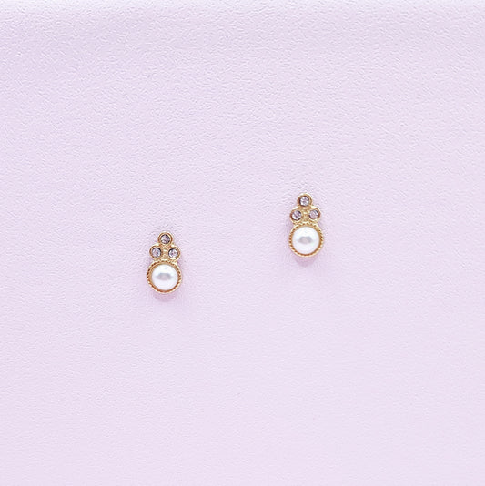 Boucles d'Oreilles Andréa en Acier Inoxydable Doré avec Strass et Perle Élégante